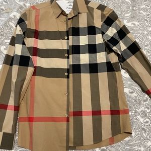 Men’s Burberry Button-up
